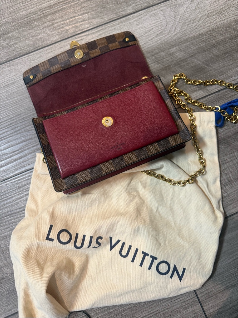 Women’s Red Leather Chain-Handle Shoulder Bag - Picture 14 of 16